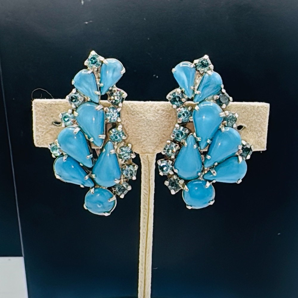 Elegant Blue Givre stone Earrings clip back.